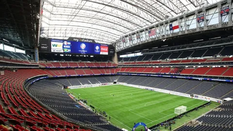 电线杆攀爬争霸赛：提升专业技能，必备的电线维护挑战